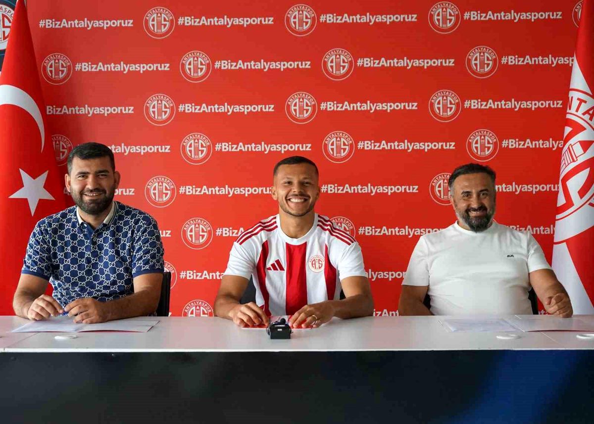 Antalyaspor, Brezilyalı stoper Thalisson Kelven da Silva'yı kadrosuna kattı