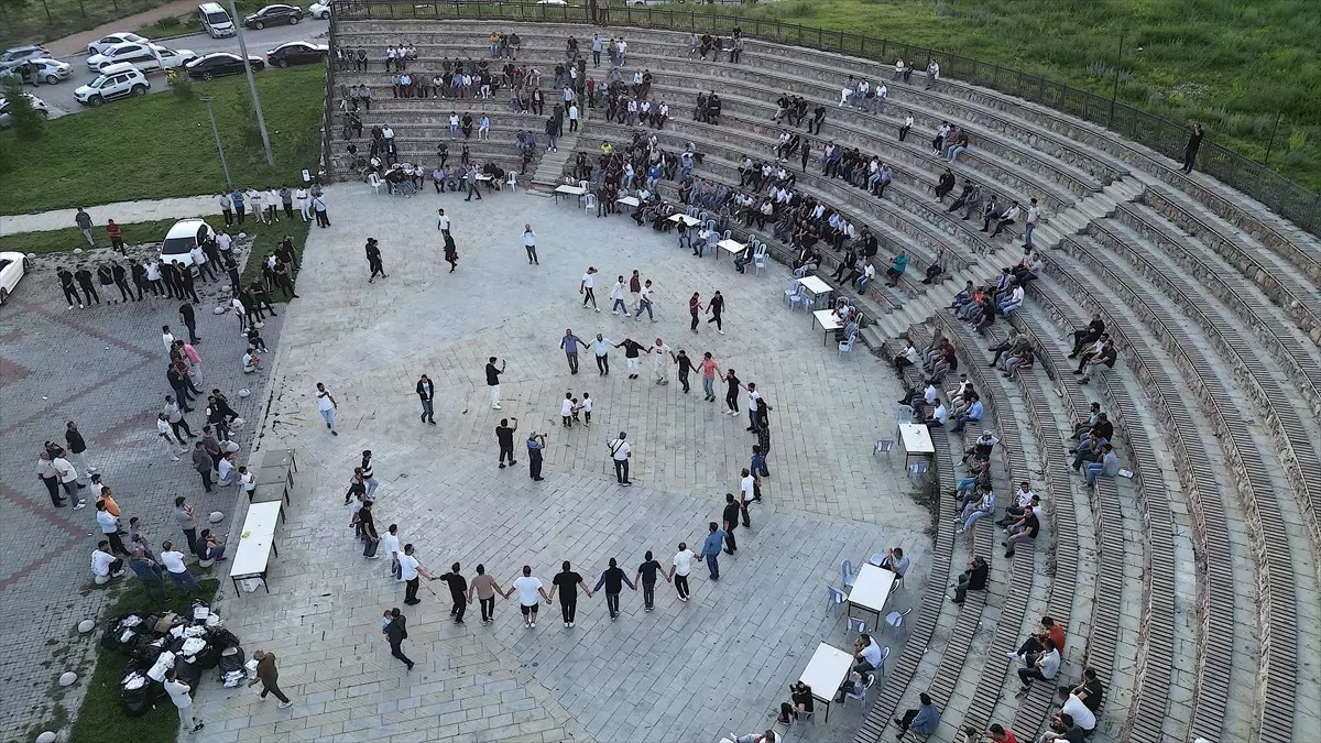 Bayburt'ta Sağdıç Gecesi Geleneği Yaşatılıyor