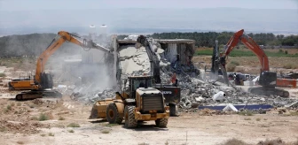 İsrail, Batı Şeria'da Filistinlilere ait turistik villaları yıktı