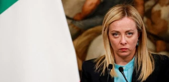 İtalya Başbakanı'nın boyuyla dalga geçen gazeteciye 5 bin euro tazminat cezası