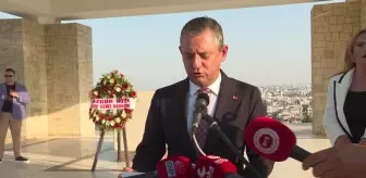 CHP Genel Başkanı Özgür Özel, KKTC'de Kıbrıs Barış Harekatı'nın 50. yıl dönümü dolayısıyla anıt mezarları ziyaret etti