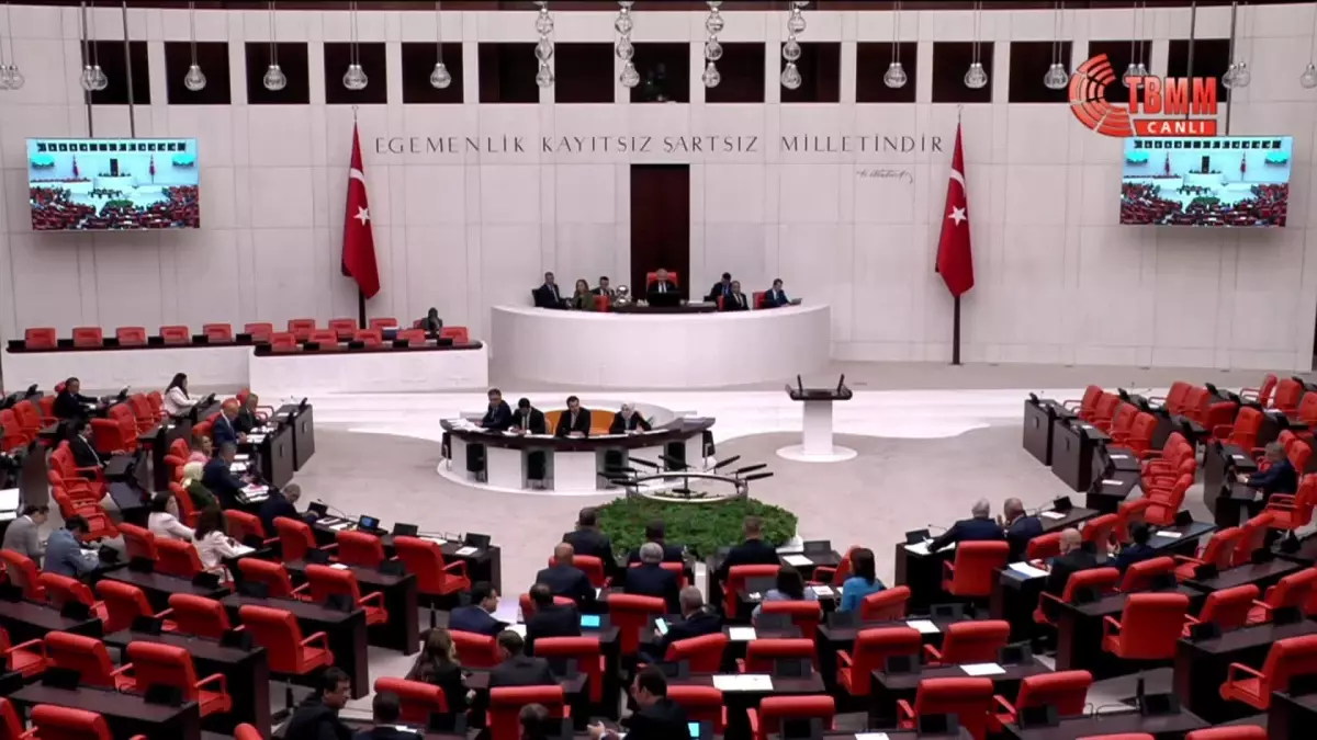 TBMM Genel Kurulu'nda 'Metin Kıratlı' Tartışması... CHP'li Günaydın: "Emekliye 12 Bin Lira Veremezken Bir Yemeğe 168 Bin Lirayı Veren Adam Aym Üyesi"