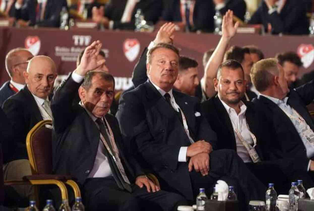 TFF, başkanını seçiyor! Oy verme işlemi devam ediyor TFF, başkanını seçiyor! Oy verme işlemi devam ediyor