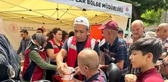 Kayseri Vakıflar Bölge Müdürlüğü'nden 4 Bin 250 Adet Aşure Dağıtıldı