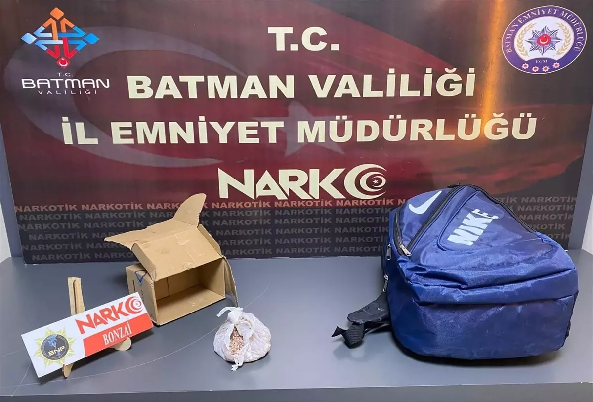 Batman'da çantasında uyuşturucu bulunan zanlı tutuklandı