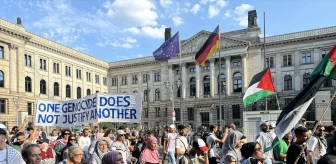 Berlin'de Filistin'e Destek Yürüyüşünde Polis Müdahalesi
