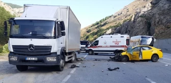 Erzincan'da Otomobilin Kamyona Çarpması Sonucu Hayatını Kaybeden Komiser ve Annesinin Cenazeleri Erzurum'da Defnedildi