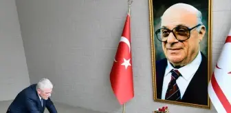 İYİ Parti Genel Başkanı Müsavat Dervişoğlu, Rauf Raif Denktaş'ın Anıt Mezarını Ziyaret Etti