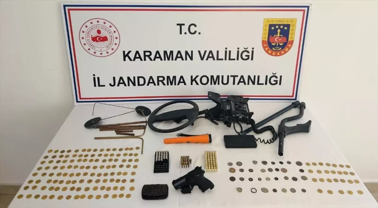 Karaman'da 176 Sikke ve Tarihi Eser Niteliği Bulunan El Yazması Kitap Ele Geçirildi