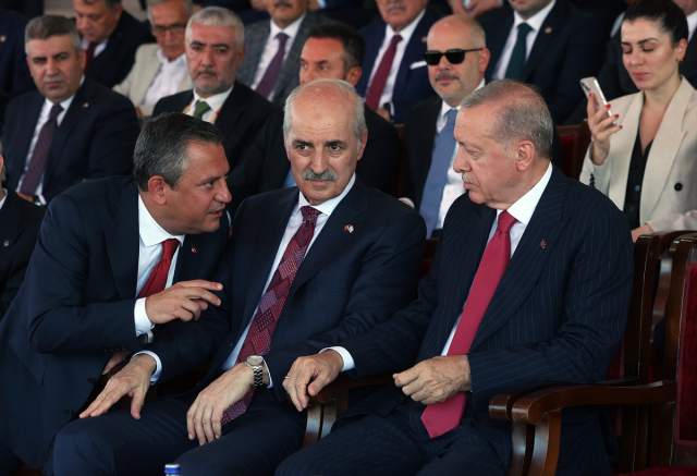 KKTC'de konuşan Cumhurbaşkanı Erdoğan: Miçotakis'e sataşma dedim