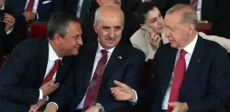 KKTC'deki törende dikkat çeken anlar! Erdoğan ile Özel arasında samimi sohbet