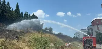 Sancaktepe'de çıkan yangın itfaiye ekipleri tarafından söndürüldü