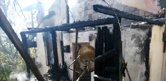Tokat'ta İki Katlı Ev Yangında Kül Oldu