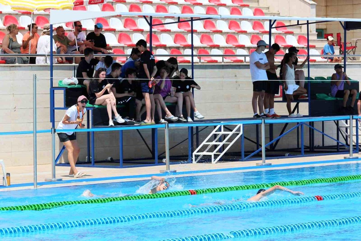 Manisa'da Türkiye Yüzme Şampiyonası Başladı