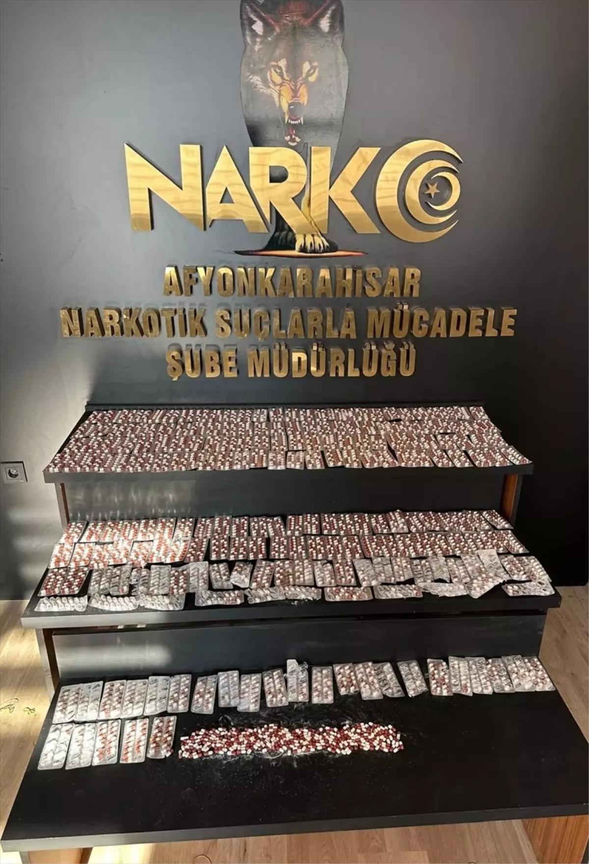 Afyonkarahisar'da uyuşturucu operasyonunda 2 şüpheli gözaltına alındı