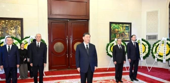 Xi Jinping, Vietnam Komünist Partisi Genel Sekreteri Nguyen Phu Trong'un Vefatı Üzerine Taziyelerini İletmek İçin Vietnam Büyükelçiliği'ne Gitti