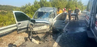 İzmir'in Foça ilçesinde iki ayrı trafik kazasında 8 kişi yaralandı