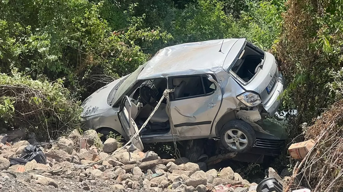 Sinop'ta Otomobil Kazası: 4 Kişi Yaralandı