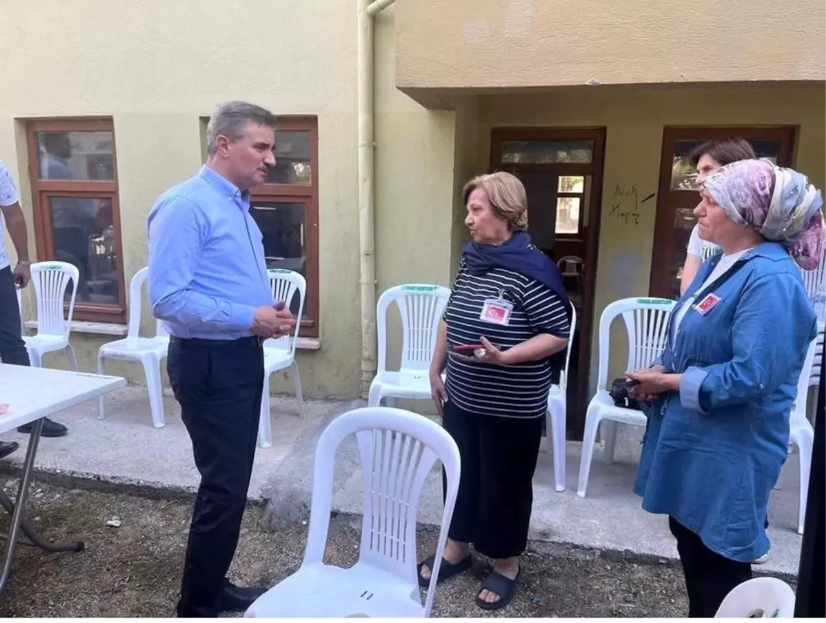 Isparta Valisi Aydın Baruş, Şehit Piyade Yarbayın Ailesini Ziyaret Etti