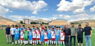 Akkışla'da 11-13 Yaş Futbol Kursu Dostluk Maçı