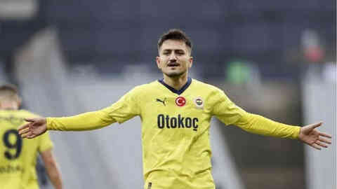 Cengiz Ünder kimdir? Cengiz Ünder nereli, kaç yaşında? Cengiz Ünder hangi takımda ve pozisyonda oynuyor?
