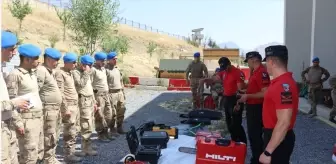 Hakkari'de jandarma personeline arama kurtarma eğitimi