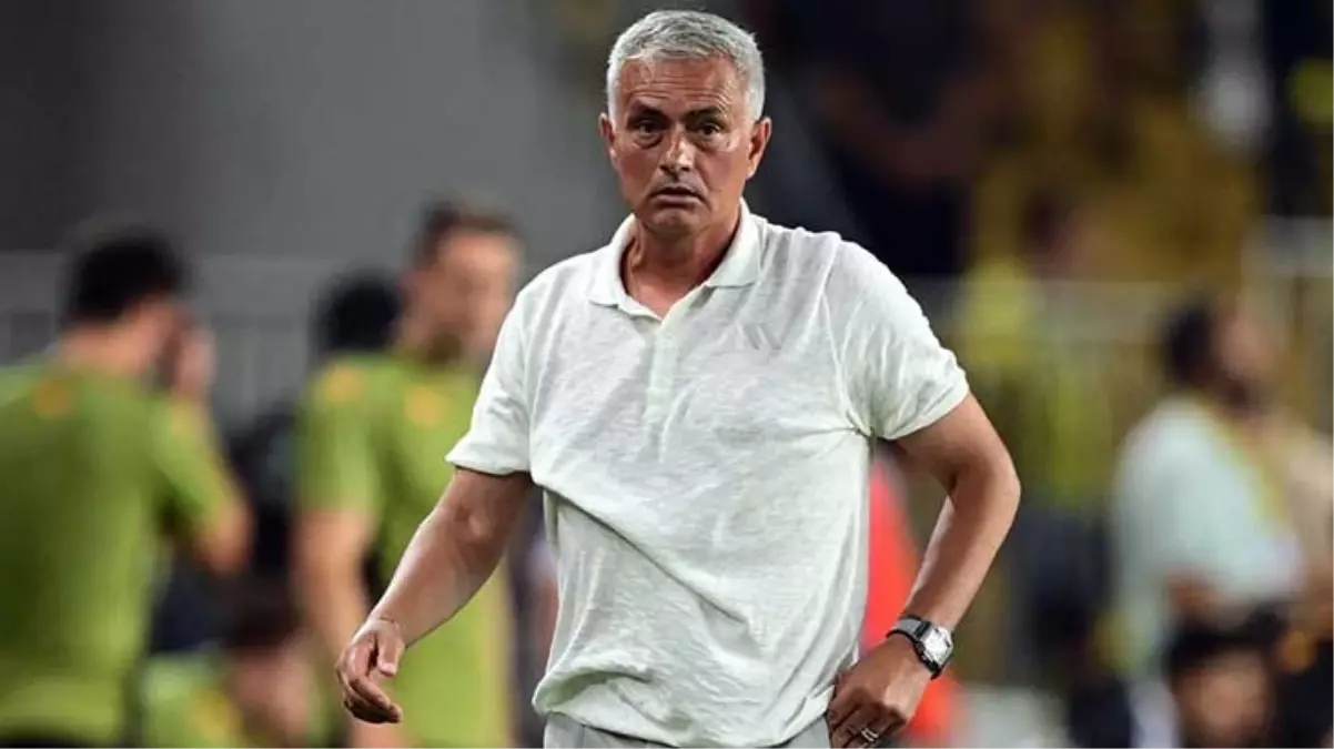 Mourinho'dan herkesi şaşırtan tercihler! Fenerbahçe'nin Lugano maçı kadrosu belli oldu