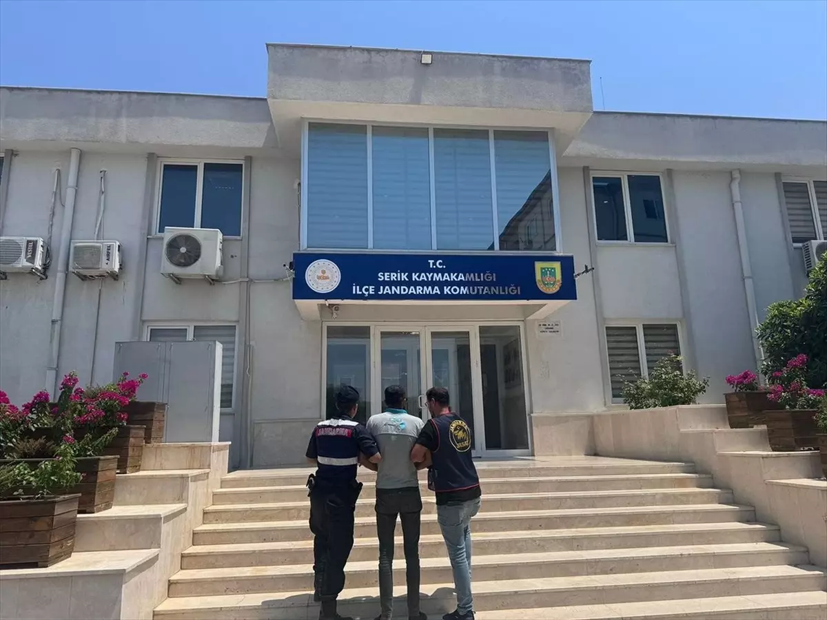 Serik'te hapis cezası bulunan 3 kişi yakalandı