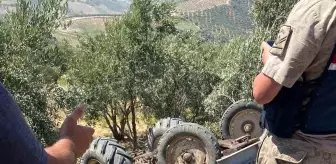 Hatay'da zeytin bahçesine uçarak ters dönen traktörün sürücüsü hayatını kaybetti