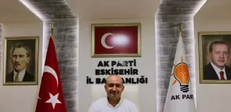 AK Parti Eskişehir İl Başkanı Gürhan Albayrak, CHP İl Başkanı Talat Yalaz'ın Hayvanları Koruma Kanunu'na ilişkin sözlerine tepki gösterdi