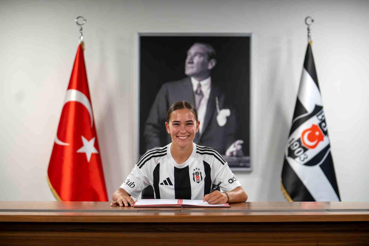 Beşiktaş Kadın Futbol Takımı, Minela Gacanica'yı kadrosuna kattı