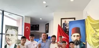 Güreşçiler Osmanlı Ocakları Genel Başkanı Kadir Canpolat'ı ziyaret etti