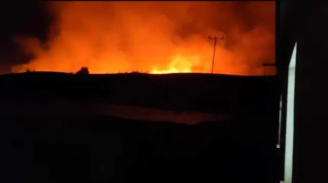 Пожар с соломой в Диярбакыре! Из двух районов были направлены пожарные бригады в регион