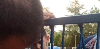 Çankırı'da Oyun Oynarken Kafası Demir Korkuluğa Sıkışan Çocuk Kurtarıldı