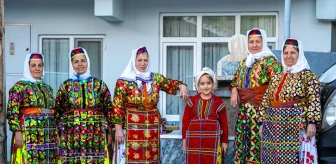 Tokat'ın Akarçay beldesinde geleneksel kıyafetler yaşatılıyor