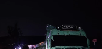 Afyonkarahisar'da Tır ve Otomobil Çarpışması: 1 Ölü, 5 Yaralı