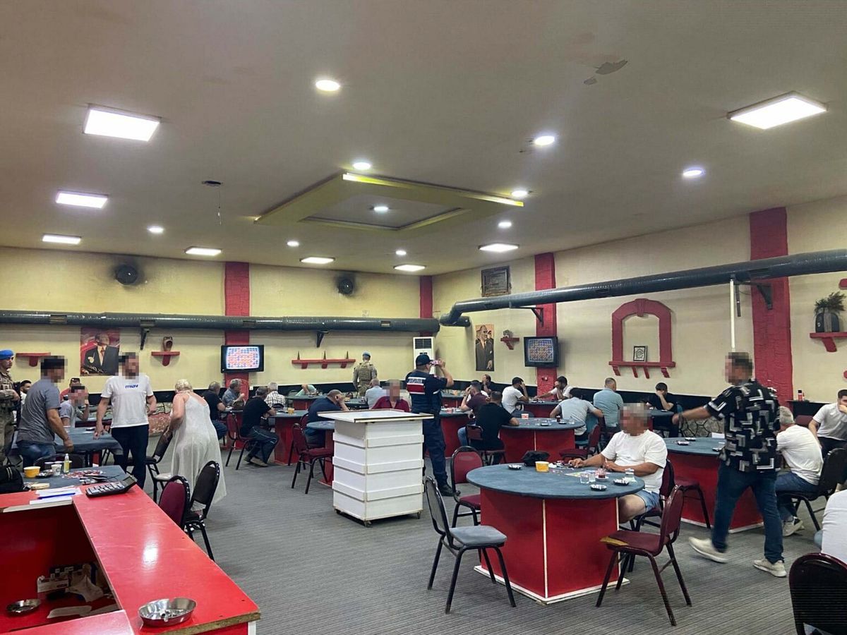 İzmir'de kumar operasyonu: 258 kişiye ceza kesildi