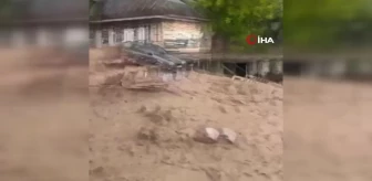 Kırgızistan'da şiddetli yağışlar sonucu sel felaketi