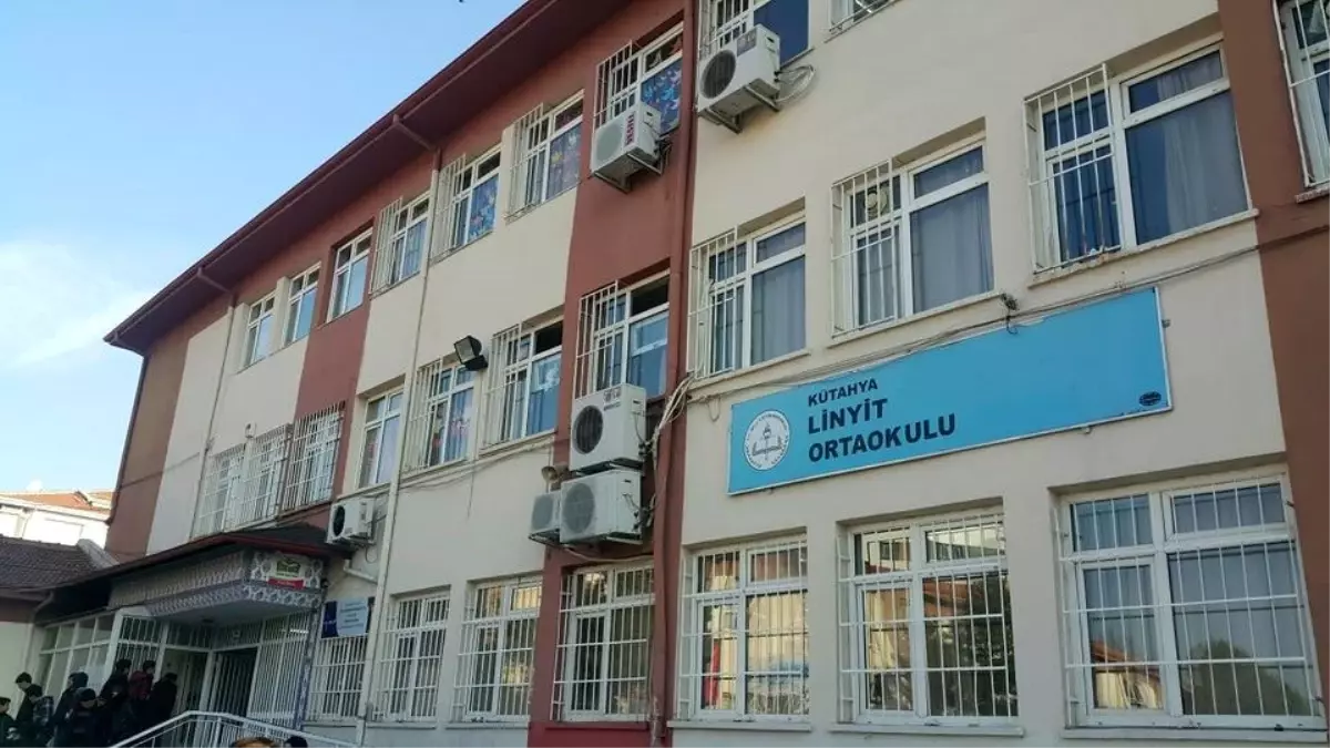 Kütahya'da Ortaokul Müdür Yardımcısı Bıçaklandı