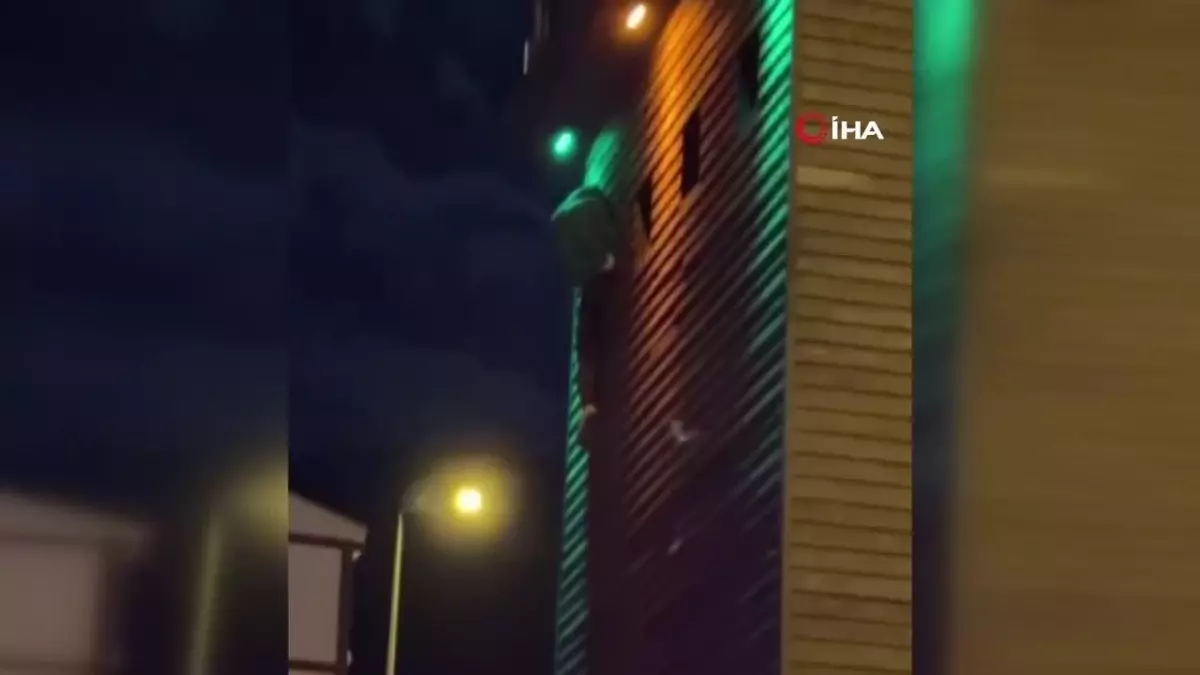 Terastan düşen ve cama tutunarak kurtulan genç yaşananları anlattı