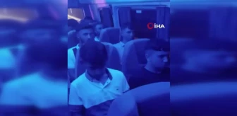 Terör halayı çeken gruba polis minibüsünde 'Ölürüm Türkiyem' şarkısı dinletildi