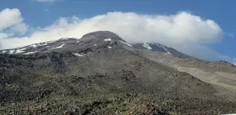 Ağrı Dağı'nda Kaybolan 2 Kişinin Cenazeleri İndiriliyor