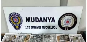 Mudanya Emniyet Müdürlüğü Kaçak Elektronik Saatleri Ele Geçirdi