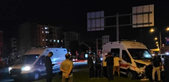 Çorum'da ambulans ile otomobilin çarpıştığı kazada 6 kişi yaralandı