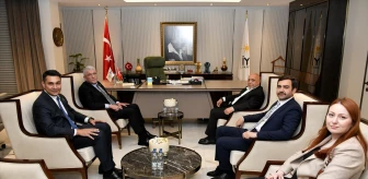 İYİ Parti Genel Başkanı Müsavat Dervişoğlu, HAK-İŞ Genel Başkanı Mahmut Arslan'ı kabul etti