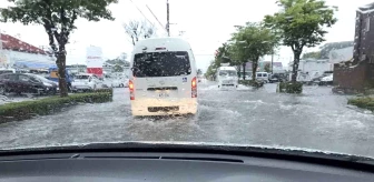 Japonya'da Şiddetli Yağışlar Sonucu Nehirler Taştı, Yerleşim Yerleri Sular Altında Kaldı