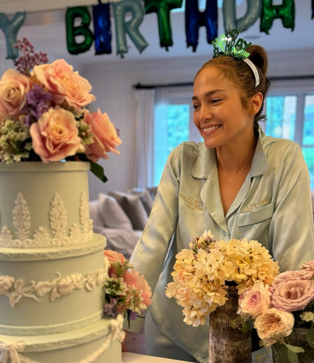 Jennifer Lopez celebrated her 55th birthday with a magnificent party! Eyes searched for her husband Ben Affleck