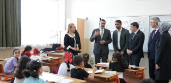 Milli Eğitim Bakanı Yusuf Tekin, Gazze'den getirilen öğrencileri ziyaret etti