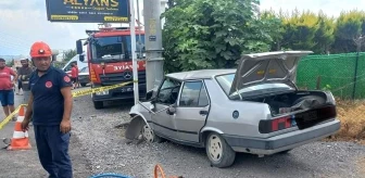 Hatay'da aydınlatma direğine çarpan araç sürücüsü hayatını kaybetti