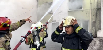 Bursa'da 3 Katlı Binada Yangın Çıktı